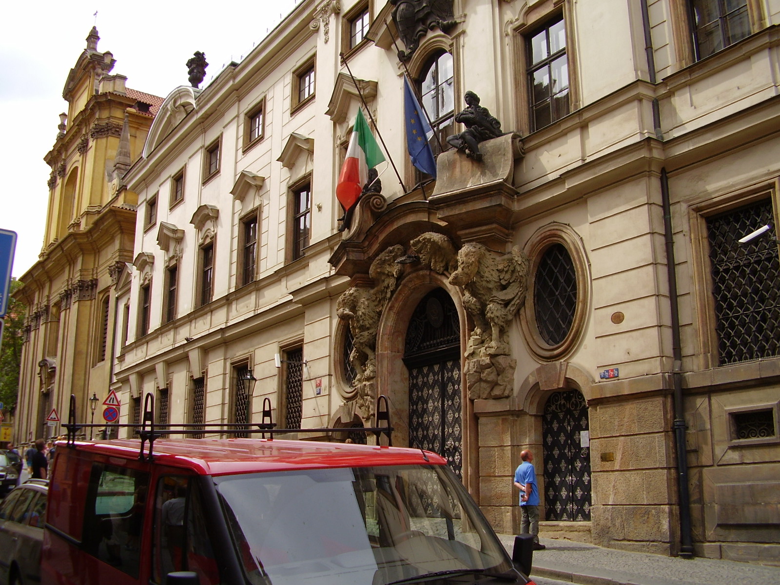 Посольство Италии